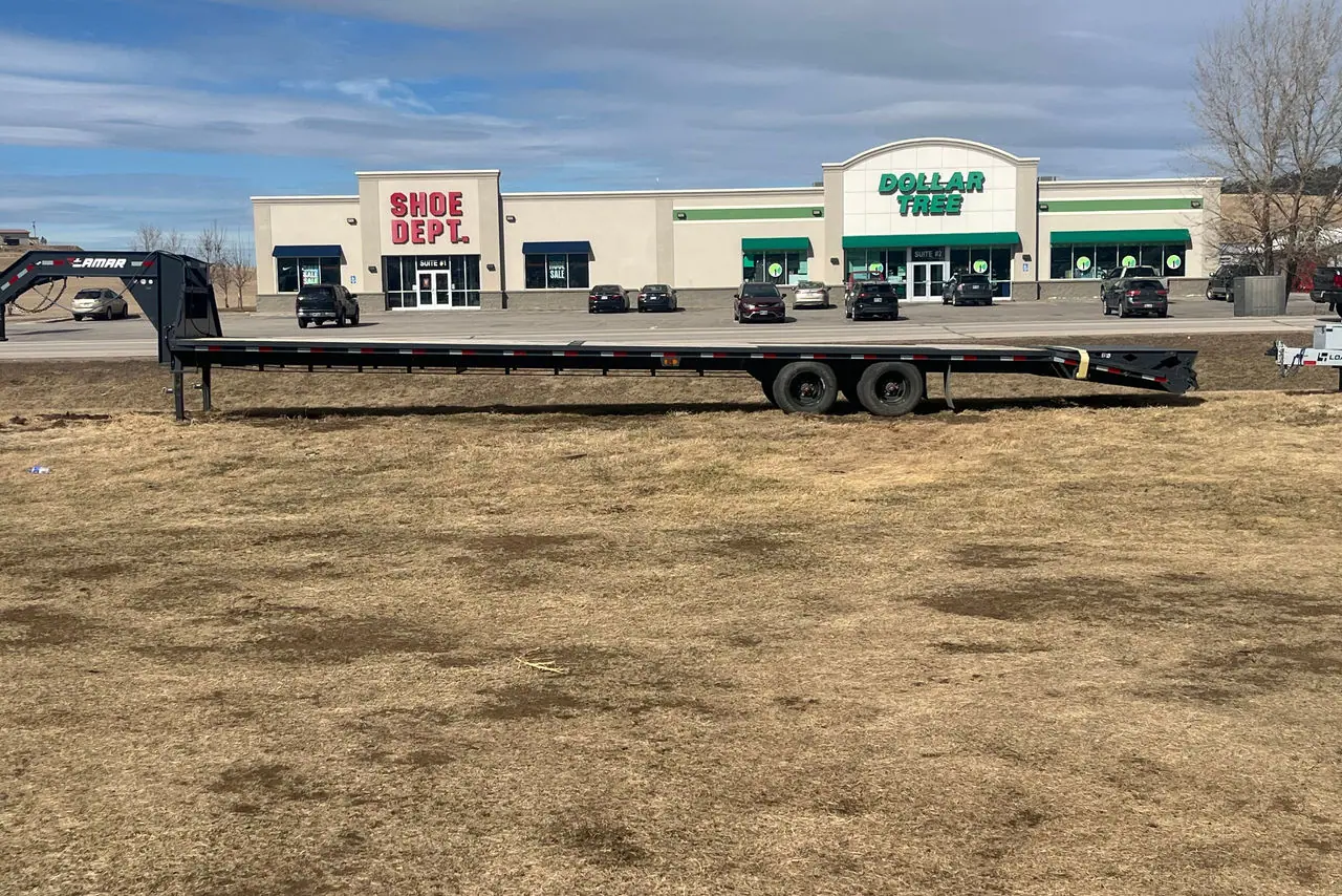 2025 Lamar Tandem Dooley 28' Gooseneck on the lot at Signature Auto Sales.